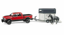 Carica l'immagine nel visualizzatore di Gallery, BRUDER RAM 2500 Power Wagon con rimorchio e 1 cavallo 02501