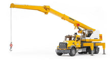 Carica l'immagine nel visualizzatore di Gallery, BRUDER MACK Granite camion con gru Liebherr 02818