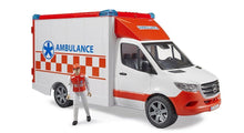 Carica l'immagine nel visualizzatore di Gallery, MB Sprinter Ambulanza con Autista BRUDER 02676