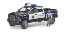 Carica l'immagine nel visualizzatore di Gallery, RAM 2500 Polizia con poliziotto BRUDER 02505