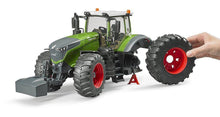 Carica l'immagine nel visualizzatore di Gallery, Trattore Fendt 1050 Vario BRUDER 04040