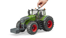 Carica l'immagine nel visualizzatore di Gallery, Trattore Fendt 1050 Vario BRUDER 04040