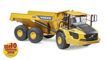 Carica l'immagine nel visualizzatore di Gallery, Volvo A60H Camion articolato ribaltabile BRUDER 02455