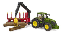 Carica l'immagine nel visualizzatore di Gallery, John Deere 7R con Rimorchio Forestale e 4 Tronchi BRUDER 03154