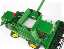 Carica l'immagine nel visualizzatore di Gallery, BRUDER Mietitrice John Deere Combine T670i 02132