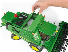 Carica l'immagine nel visualizzatore di Gallery, BRUDER Mietitrice John Deere Combine T670i 02132