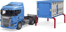 Carica l'immagine nel visualizzatore di Gallery, BRUDER Scania R-Series camion trasporto bestiame con un bovino 03549