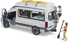 Carica l'immagine nel visualizzatore di Gallery, BRUDER MB Sprinter camper con personaggio 02672