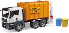 Carica l'immagine nel visualizzatore di Gallery, BRUDER MAN TGS camion trasporto rifiuti caric. posteriore (arancio) 03762