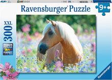 Carica l'immagine nel visualizzatore di Gallery, RAVENSBURGER PUZZLE 300pz XXL Cavallo tra i fiori 13294