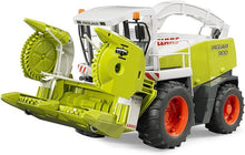 Carica l'immagine nel visualizzatore di Gallery, BRUDER Claas Jaguar 900 taglia mais 02131