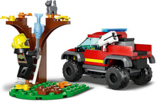 Carica l'immagine nel visualizzatore di Gallery, LEGO CITY Soccorso sul fuoristrada dei pompieri 60393