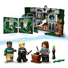 Carica l'immagine nel visualizzatore di Gallery, LEGO HARRY POTTER Stendardo della Casa Serpeverde 76410
