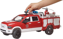 Carica l'immagine nel visualizzatore di Gallery, BRUDER RAM 2500 Power Wagon pompieri con luci e suono 02544