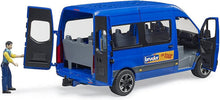 Carica l'immagine nel visualizzatore di Gallery, BRUDER MB Sprinter pulmino con autista 02681
