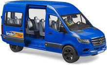 Carica l'immagine nel visualizzatore di Gallery, BRUDER MB Sprinter pulmino con autista 02681