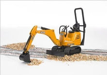 Carica l'immagine nel visualizzatore di Gallery, BRUDER JCB Micro escavatore 8010 CTS 62003
