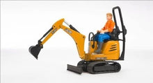 Carica l'immagine nel visualizzatore di Gallery, BRUDER JCB Micro escavatore 8010 CTS con figura 62002