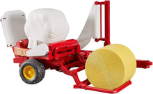 Carica l'immagine nel visualizzatore di Gallery, BRUDER Raccoglitore per balle fieno 02122