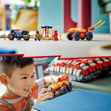 Carica l'immagine nel visualizzatore di Gallery, LEGO NINJAGO Battaglia su auto e moto di Kai e Ras 71789