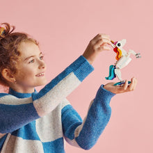 Carica l'immagine nel visualizzatore di Gallery, LEGO CREATOR Unicorno Magico 31140