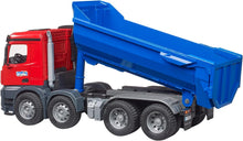 Carica l'immagine nel visualizzatore di Gallery, BRUDER MB Arocs camion ribaltabile movimento terra 03621