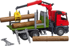 Carica l'immagine nel visualizzatore di Gallery, BRUDER MB Arocs camion trasporto 3 tronchi con gru 03669