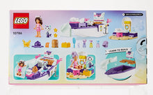 Carica l'immagine nel visualizzatore di Gallery, LEGO GABBY'S DOLLHOUSE La nave del benessere di Gabby e Siregatta 10786