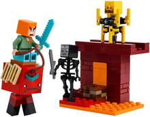 Carica l'immagine nel visualizzatore di Gallery, LEGO MINECRAFT Battaglia sul ponte del Nether 21266