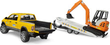 Carica l'immagine nel visualizzatore di Gallery, BRUDER RAM 2500 Power Wagon con rimorchio e mini scavatore 02546