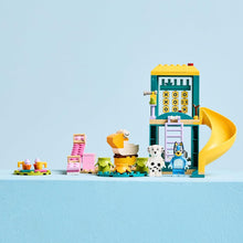 Carica l'immagine nel visualizzatore di Gallery, LEGO BLUEY Divertimento al parco giochi di Bluey e Chloe 11201