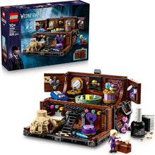 Carica l'immagine nel visualizzatore di Gallery, LEGO WEDNESDAY Appartamento di Mano 76785