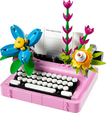Carica l'immagine nel visualizzatore di Gallery, LEGO CREATOR Macchina da scrivere con fiori 31169