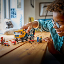 Carica l'immagine nel visualizzatore di Gallery, LEGO CITY Betoniera 60478