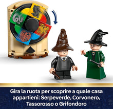 Carica l'immagine nel visualizzatore di Gallery, LEGO HARRY POTTER Castello di Hogwarts: Cerimonia del Cappello Parlante 76460