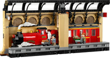 Carica l'immagine nel visualizzatore di Gallery, LEGO HARRY POTTER Book Nook: Espresso per Hogwarts 76450