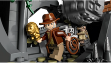 Carica l'immagine nel visualizzatore di Gallery, LEGO INDIANA JONES Il Tempio dell’idolo d’oro 77015