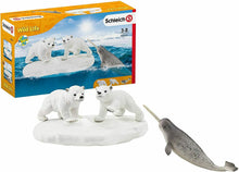 Carica l'immagine nel visualizzatore di Gallery, CUCCIOLI DI ORSO POLARE E NARVALO DEI GHIACCI Schleich 42531