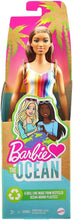Carica l'immagine nel visualizzatore di Gallery, BARBIE Bambola in Plastica Riciclata Castana con Lunghi Capelli GRB38