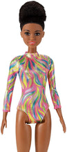 Carica l'immagine nel visualizzatore di Gallery, BARBIE Carriera: Ginnasta, Bambola Bruna con Body Metallizzato GTW37