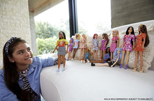 Carica l'immagine nel visualizzatore di Gallery, BARBIE Fashionistas MATTEL N° 177