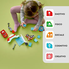 Carica l'immagine nel visualizzatore di Gallery, LEGO DISNEY Divertimento all’autolavaggio con Saetta McQueen e Cricchetto 10996