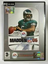 Carica l'immagine nel visualizzatore di Gallery, MADDEN NFL 06 Pc Versione Ufficiale Italiana Nuovo
