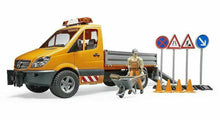 Carica l'immagine nel visualizzatore di Gallery, BRUDER Mercedes Benz Sprinter lavori stradali con personaggio e accessori 02537
