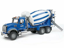 Carica l'immagine nel visualizzatore di Gallery, BRUDER MACK Granite Camion Betoniera 02814
