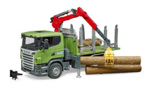 Carica l'immagine nel visualizzatore di Gallery, BRUDER SCANIA R-Series trasporto 3 tronchi con gru 03524
