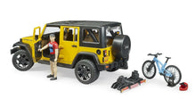 Carica l'immagine nel visualizzatore di Gallery, BRUDER Jeep Wrangler Rubicon Unlimited con mountain bike e ciclista 02543
