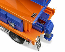 Carica l'immagine nel visualizzatore di Gallery, BRUDER MB Arocs camion spargisale e spazzaneve 03685
