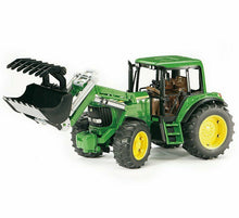 Carica l'immagine nel visualizzatore di Gallery, BRUDER Trattore John Deere 6920 con benna 02052
