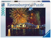 Carica l&#39;immagine nel visualizzatore di Gallery, RAVENSBURGER PUZZLE 2000 PZ FUOCHI D&#39;ARTIFICIO A SIDNEY 16622
